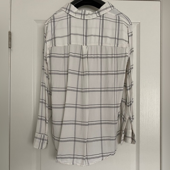 H&M | Natural White and Black Striped Collared Blouse Button Up - Picture 2 of 7